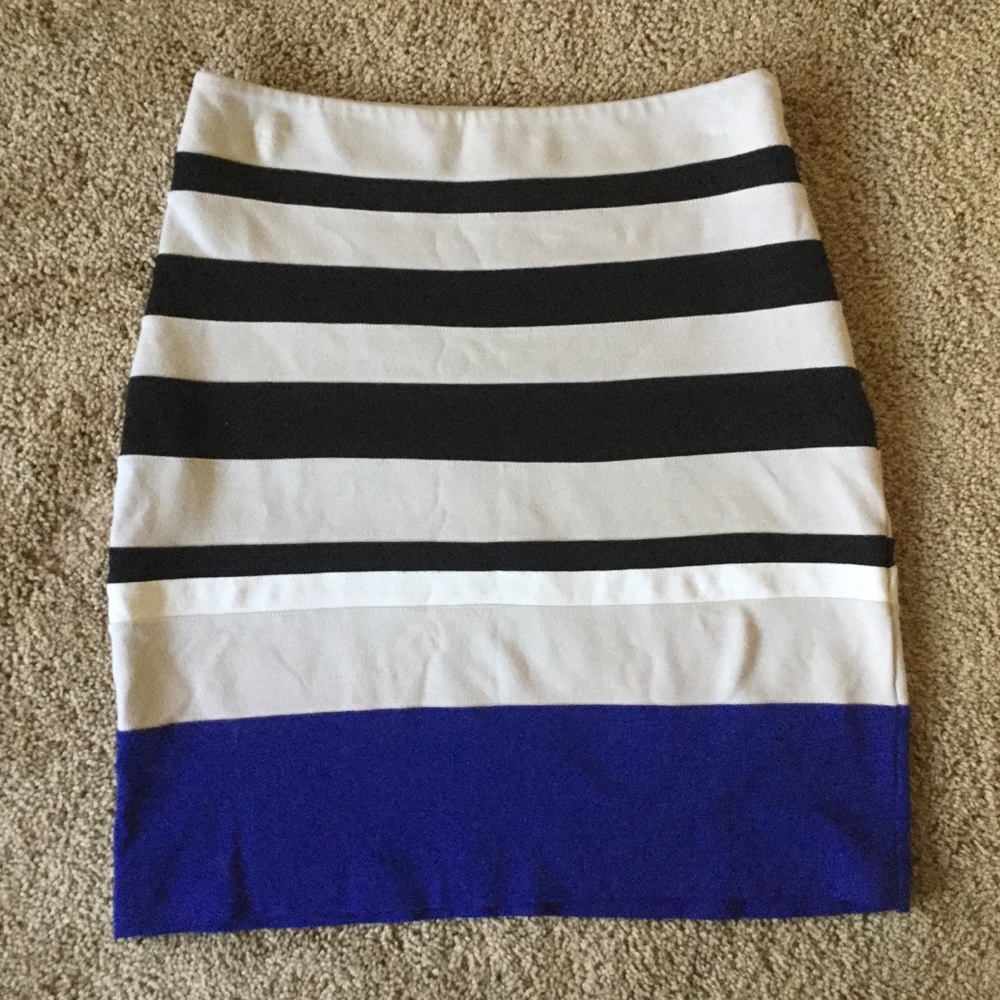 【EXPRESS】Stretchable Striped Skirt